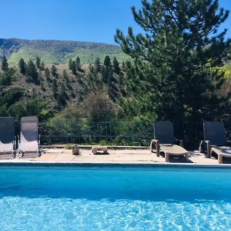 Le Moulin De La Viorne, Avec Piscine Au Coeur De La Nature En Haute-provence Les Omergues