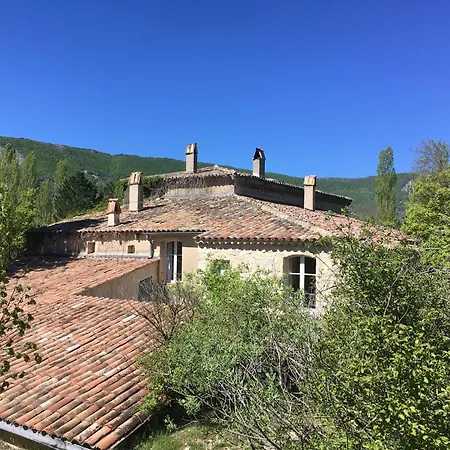 Le Moulin De La Viorne, Avec Piscine Au Coeur De La Nature En Haute-provence
