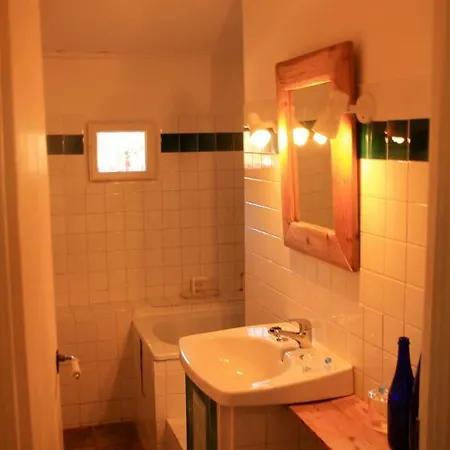 Le Moulin De La Viorne, Avec Piscine Au Coeur De La Nature En Haute-provence Penzion Les Omergues