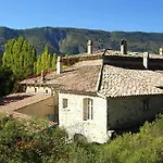 Le Moulin De La Viorne, Avec Piscine Au Coeur De La Nature En Haute-provence Guest house