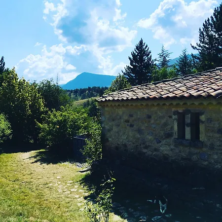 Le Moulin De La Viorne, Avec Piscine Au Coeur De La Nature En Haute-provence 4*