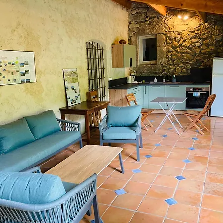 Le Moulin De La Viorne, Avec Piscine Au Coeur De La Nature En Haute-provence Guest house 4*