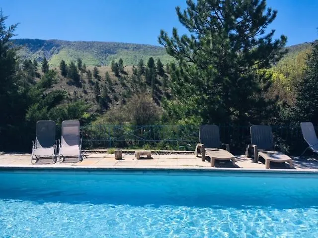 Le Moulin De La Viorne, Avec Piscine Au Coeur De La Nature En Haute-provence Les Omergues