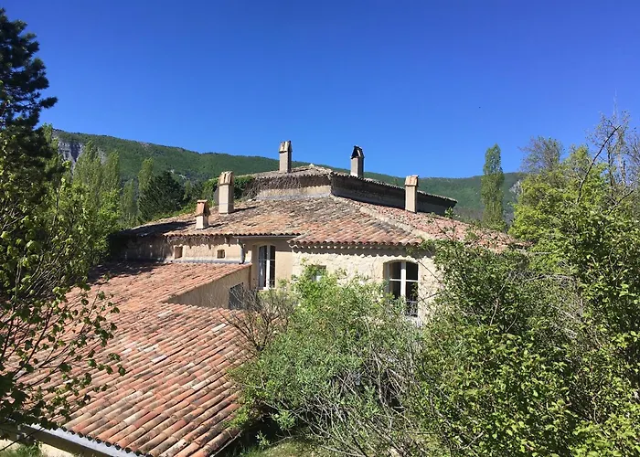 Le Moulin De La Viorne, Avec Piscine Au Coeur De La Nature En Haute-provence