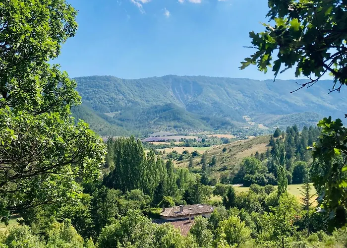 Le Moulin De La Viorne, Avec Piscine Au Coeur De La Nature En Haute-provence Guest house Les Omergues