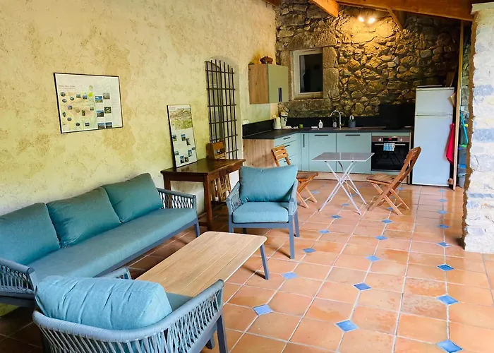 Le Moulin De La Viorne, Avec Piscine Au Coeur De La Nature En Haute-provence Guest house 4*