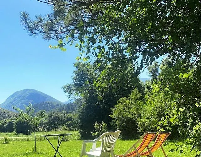 Le Moulin De La Viorne, Avec Piscine Au Coeur De La Nature En Haute-provence