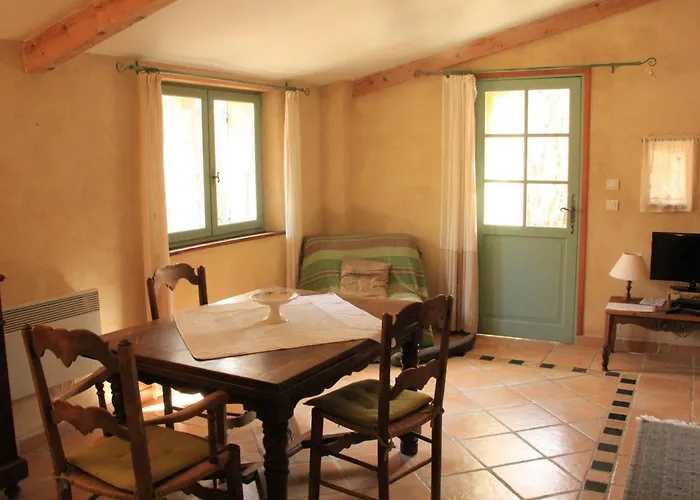 Le Moulin De La Viorne, Avec Piscine Au Coeur De La Nature En Haute-provence 4*