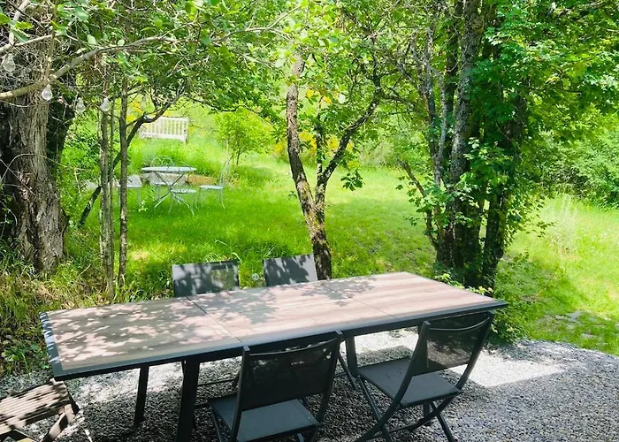 Guest house Le Moulin De La Viorne, Avec Piscine Au Coeur De La Nature En Haute-provence