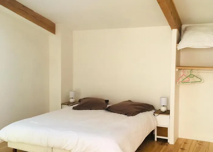 Le Moulin De La Viorne, Avec Piscine Au Coeur De La Nature En Haute-provence Guest house 4*