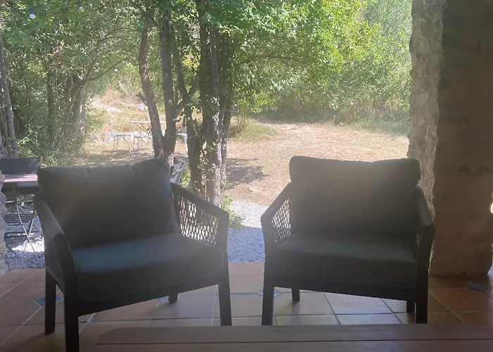 Le Moulin De La Viorne, Avec Piscine Au Coeur De La Nature En Haute-provence Guest house 4*