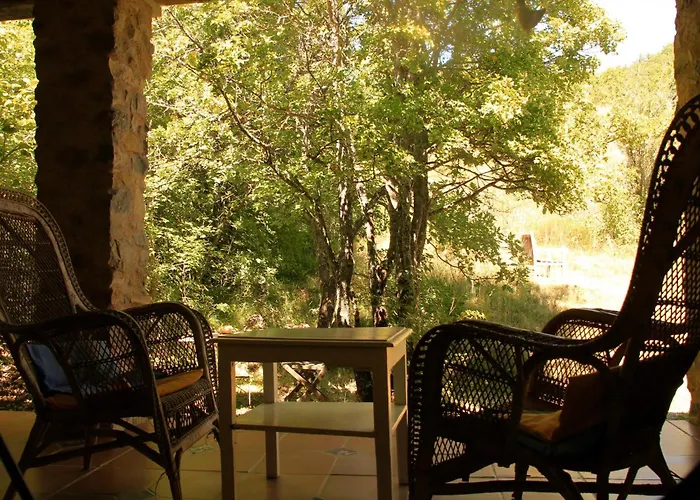 Guest house Le Moulin De La Viorne, Avec Piscine Au Coeur De La Nature En Haute-provence