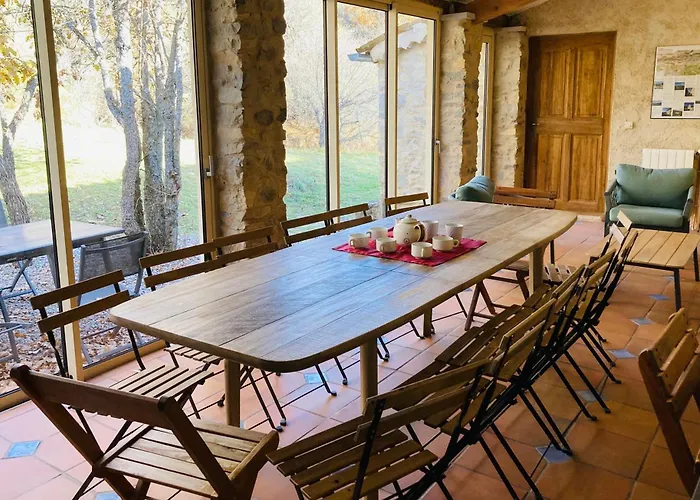 Guest house Le Moulin De La Viorne, Avec Piscine Au Coeur De La Nature En Haute-provence 4*