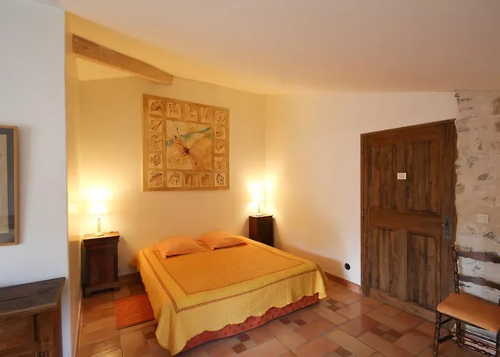 Le Moulin De La Viorne, Avec Piscine Au Coeur De La Nature En Haute-provence Les Omergues